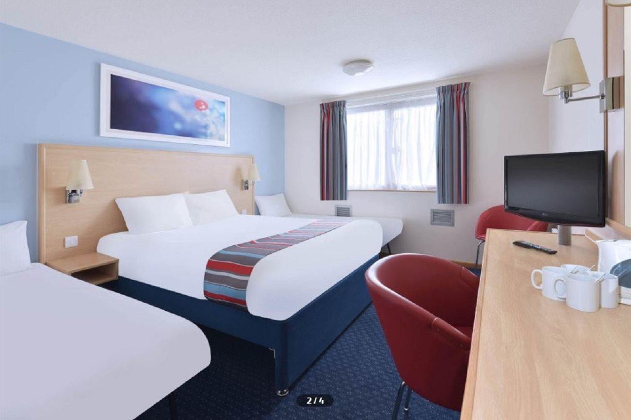 Travelodge Aberdeen Airport Bagian luar foto