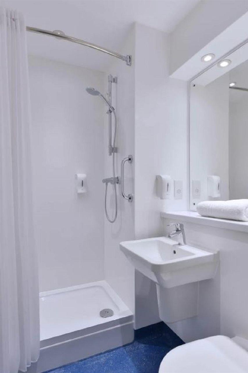 Travelodge Aberdeen Airport Bagian luar foto