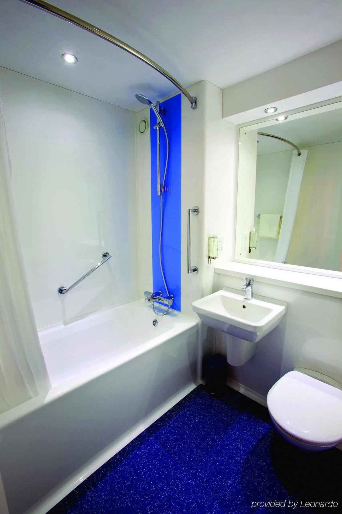 Travelodge Aberdeen Airport Bagian luar foto