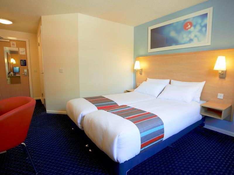 Travelodge Aberdeen Airport Bagian luar foto